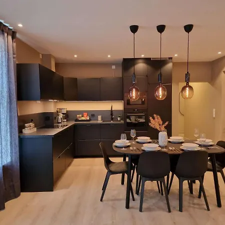 Modern & Spacious 3-bedroom, Central, Parking *