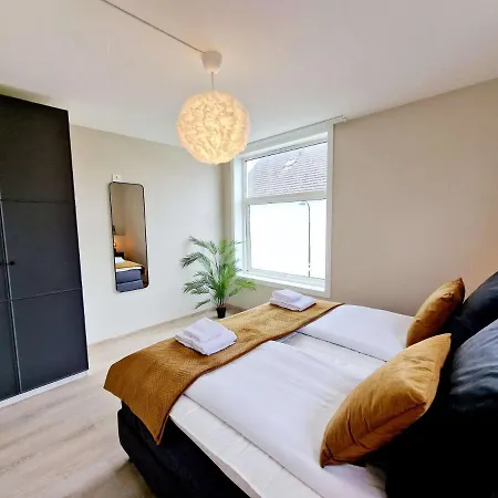 Modern & Spacious 3-bedroom, Central, Parking Apartment Stavanger