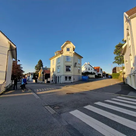 Modern & Spacious 3-bedroom, Central, Parking * Stavanger