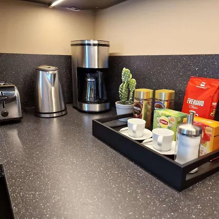 Modern & Spacious 3-bedroom, Central, Parking *
