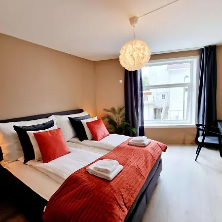 Apartment Modern & Spacious 3-bedroom, Central, Parking