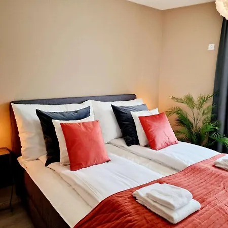 Modern & Spacious 3-bedroom, Central, Parking Apartment Stavanger