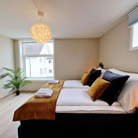 Apartment Modern & Spacious 3-bedroom, Central, Parking *
