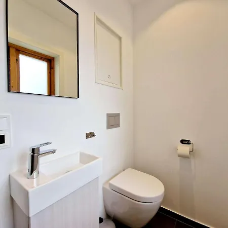 Apartment Modern & Spacious 3-bedroom, Central, Parking